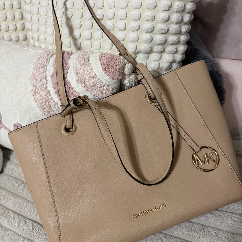 Michael Kors Beige Leather Tote